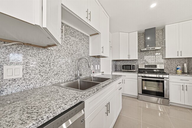 Building Photo - 15707 Crooked Arrow Dr