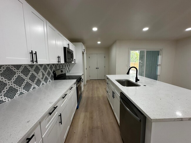 Building Photo - 1712 Brake Dr