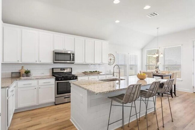 Building Photo - 20925 Akbash Ln