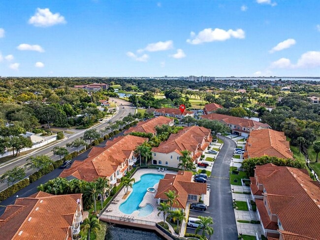 Building Photo - 6302 Vista Verde Dr W