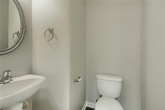 Building Photo - 2171 Waterford Park Dr