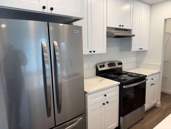 Building Photo - Brand new 3 bedroom 3 full bath townhouse in Thurston! $1,000 OFF YOUR FIRST MONTH'S RENT!