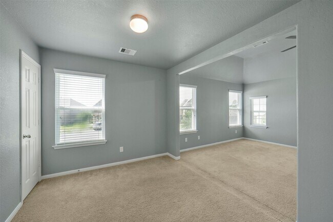 Building Photo - 10502 Chestnut Path Way