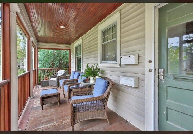 Building Photo - 3016 DuPont Ave S