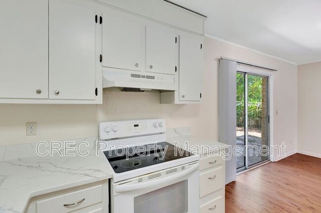 Building Photo - 1200 Margaret Dr