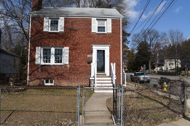 Primary Photo - Williamsburg