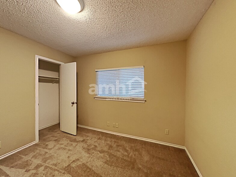 Building Photo - 10542 Westfield Pl