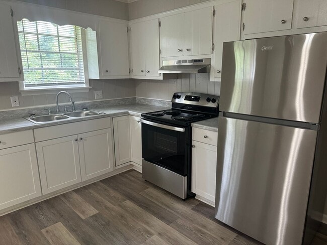 Building Photo - Section 8 accepted! or conventional rental!  Remodeled ranch home in South Augusta