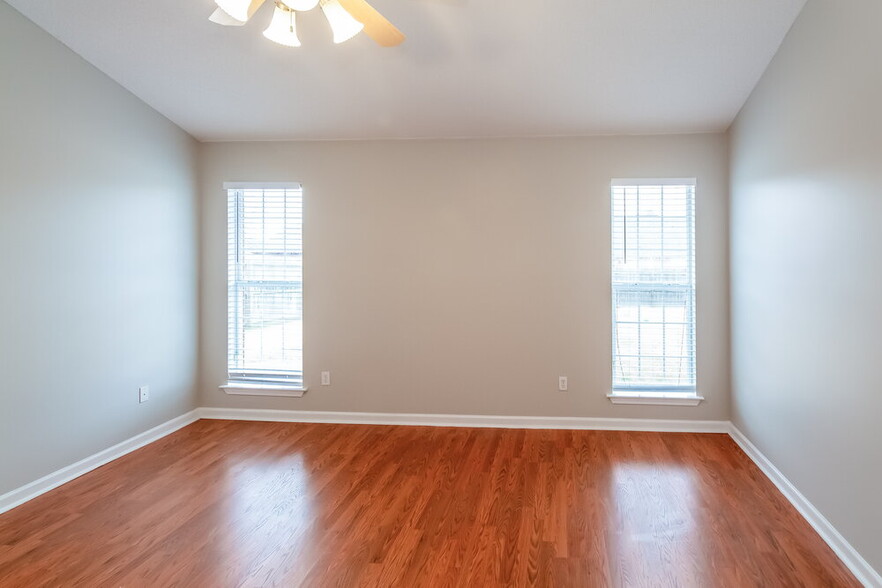 Building Photo - 6561 White Hawk Ln