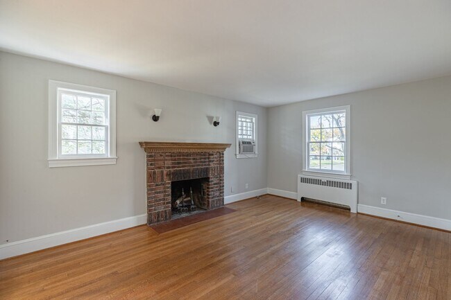 Building Photo - Completely Updated Charming Cape Cod