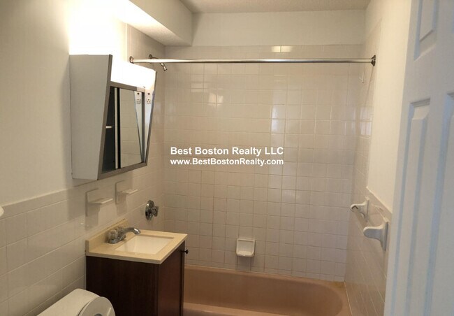 Building Photo - 216 Revere Beach Pkwy