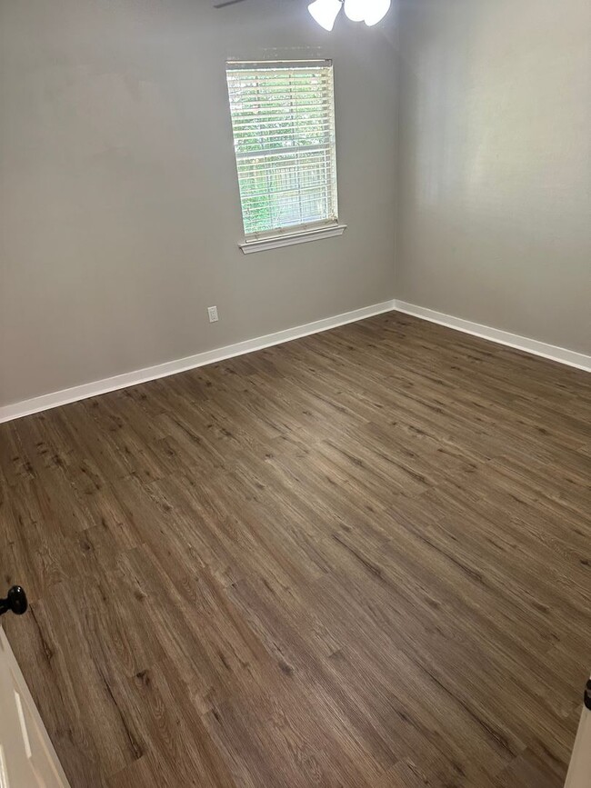 Building Photo - All New Flooring Throughout!