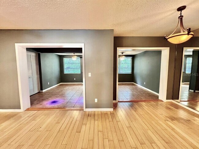 Building Photo - 1217 McMullen Booth Rd