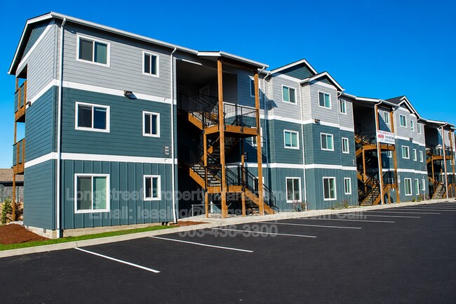 Building Photo - 3655 Pleasant View Dr NE