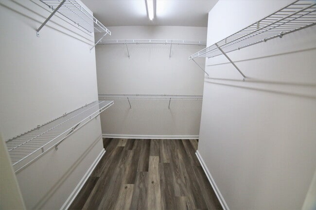 Building Photo - 8305 Grenadier Trl