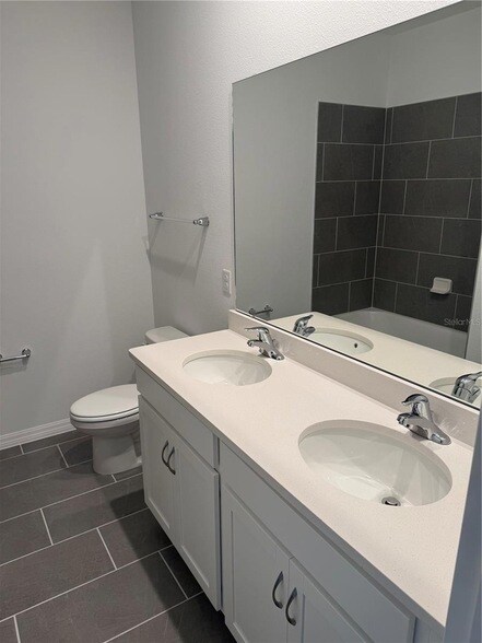 Building Photo - 10128 Huntingnet Way
