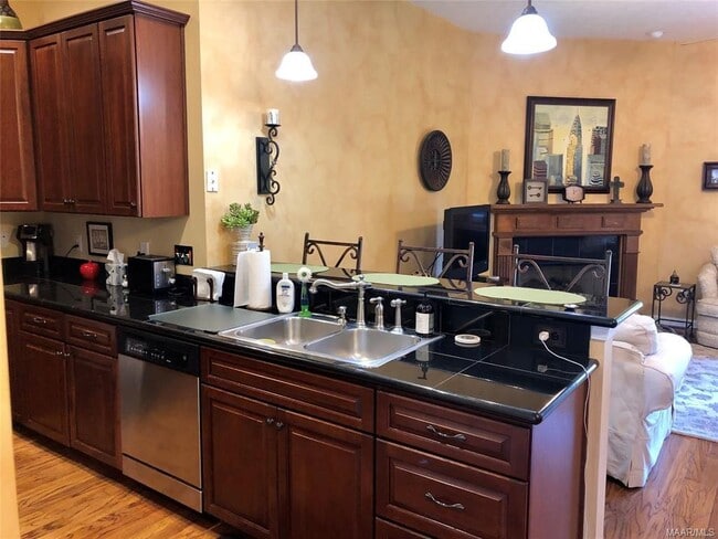 Building Photo - 9225 Harrington Cir