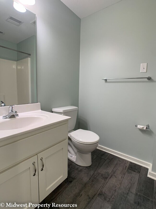 Building Photo - 3 Bedroom Home For Rent | Offered by Midwe...