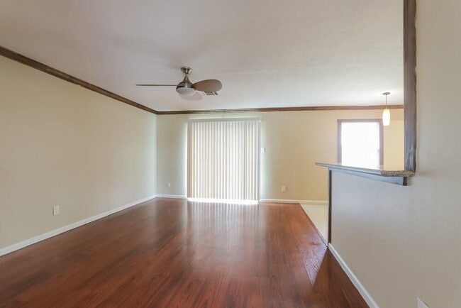 Building Photo - 5751 Oakham St