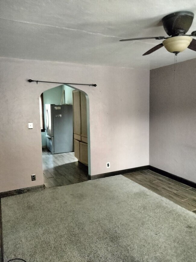 Building Photo - 9-11 Jones St.