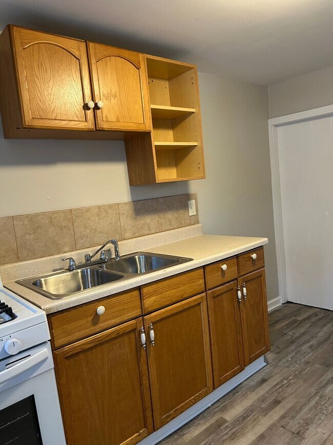 Building Photo - 9-11 N 4th St.