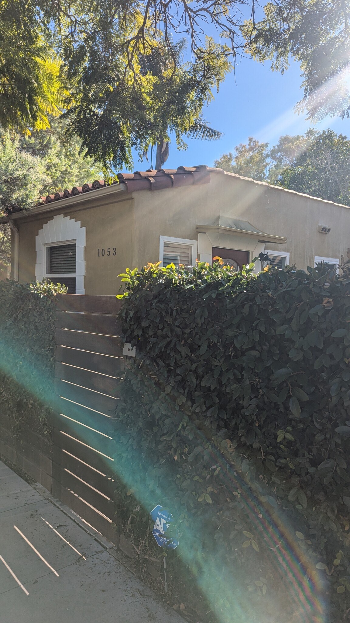 Building Photo - 1053 6th Ave