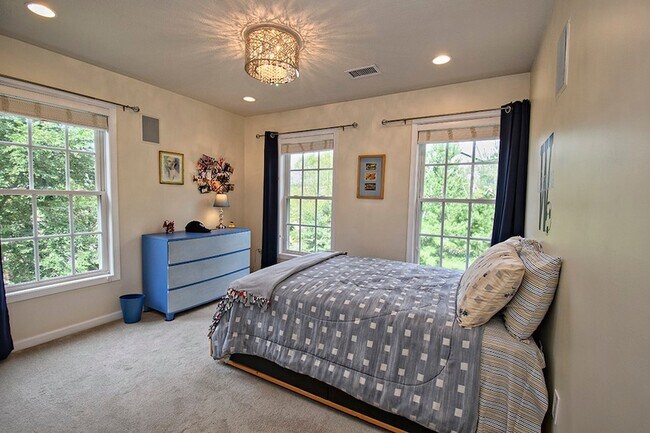 Building Photo - 134 Chapel Harbor Dr