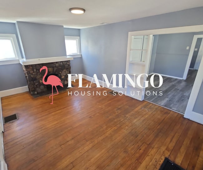 Building Photo - 3114 W Hillcrest Ave