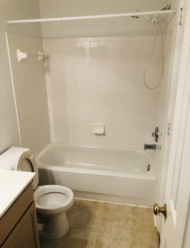 Building Photo - 4128 Ashmere Cir