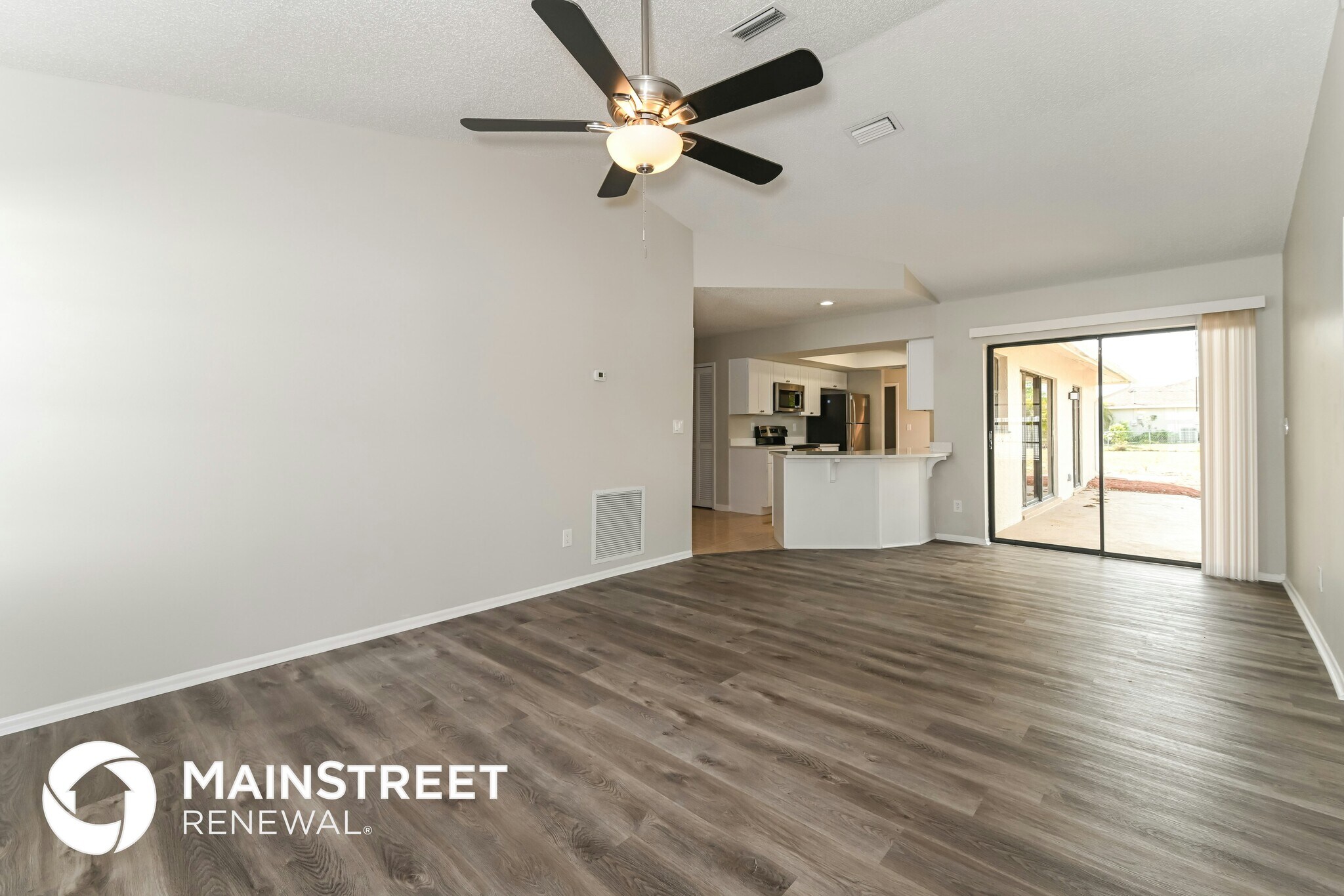 Building Photo - 1824 NE 7th Pl