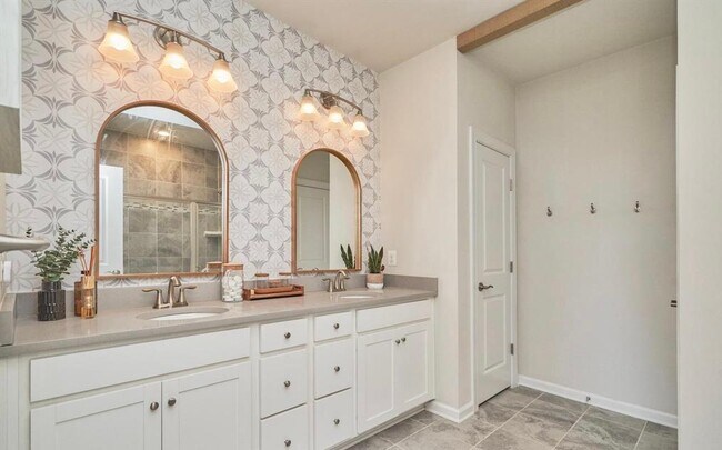 Building Photo - 45116 Kincora Dr