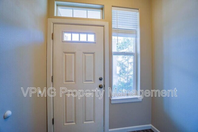 Building Photo - 4013 NE 89th Way