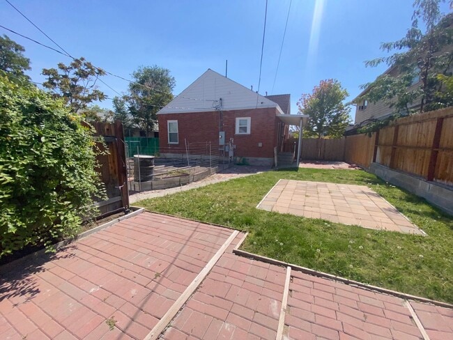 Building Photo - Fabulous Reno Historical House - Charming ...
