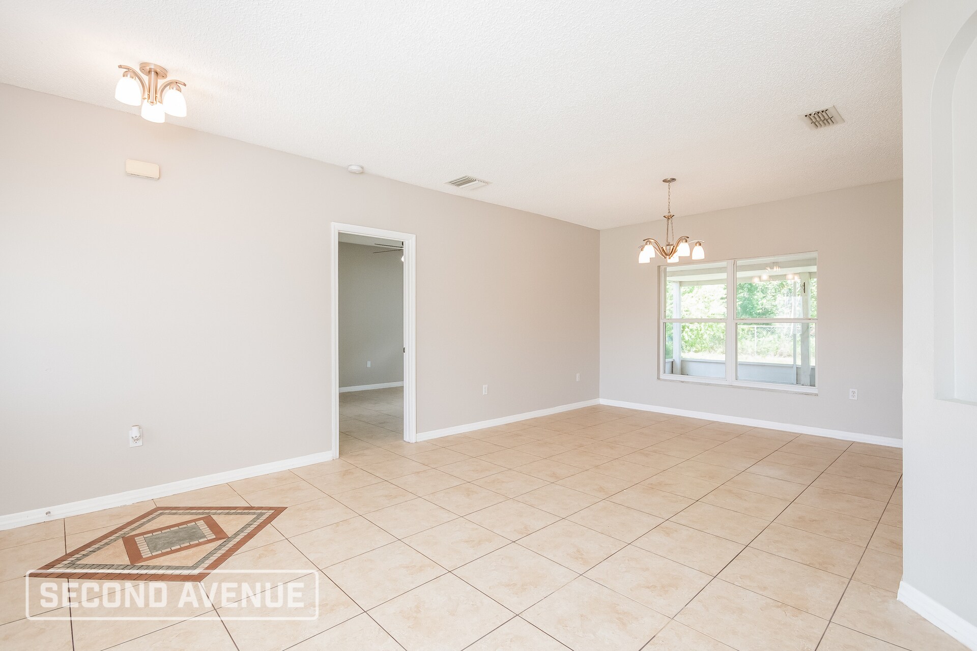 Building Photo - 623 Cotulla Dr