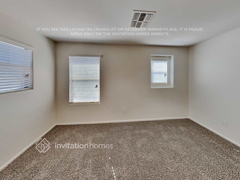 Building Photo - 1070 S Deerfield Ln