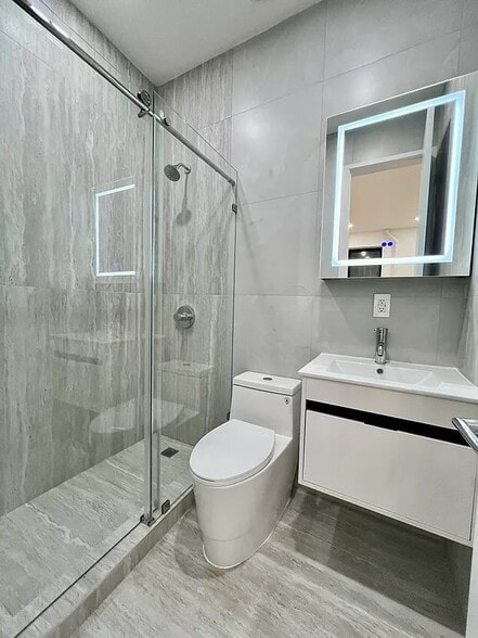 Building Photo - 187 Bond St