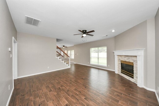 Building Photo - 1302 Raintree Cir