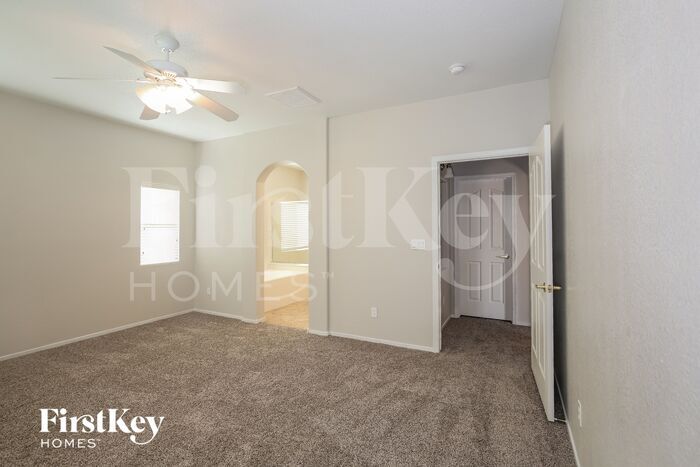 Building Photo - 4025 Amberdale Ave