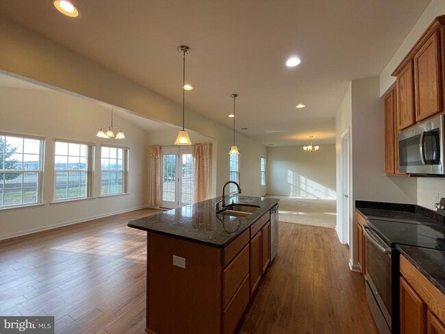 Building Photo - 103 Alexandreas Ct