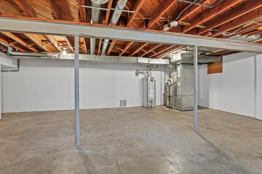 Building Photo - 2095 McCoy Rd
