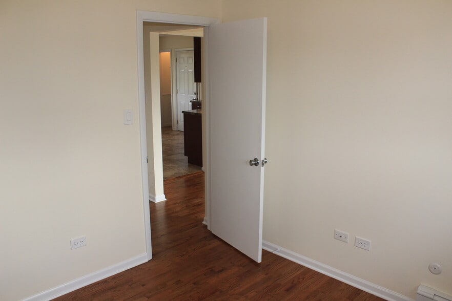 Building Photo - 14437 S Ravinia Ave