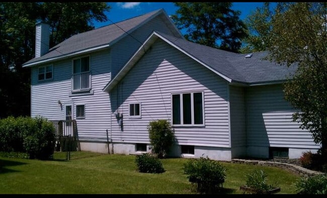 Building Photo - 407 N Cogswell Dr