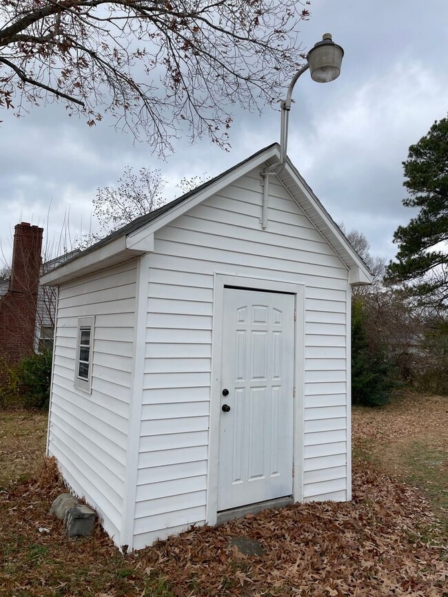 Building Photo - NEWLY RENOVATED 3 BED, 2 BATH STORY HOME IN THOMASVILLE