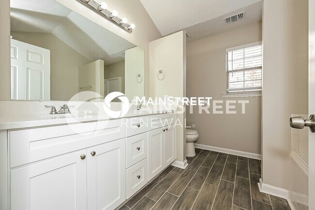 Building Photo - 3 Bedroom Pet-Friendly Home in ELLENWOOD, GA with Main Street Renewal