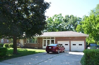 Building Photo - 1320 1/2 Broad Street