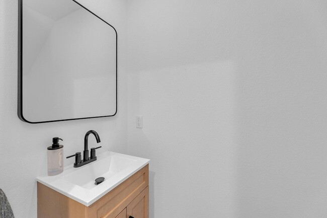 Building Photo - 2324 Willkomen Wy