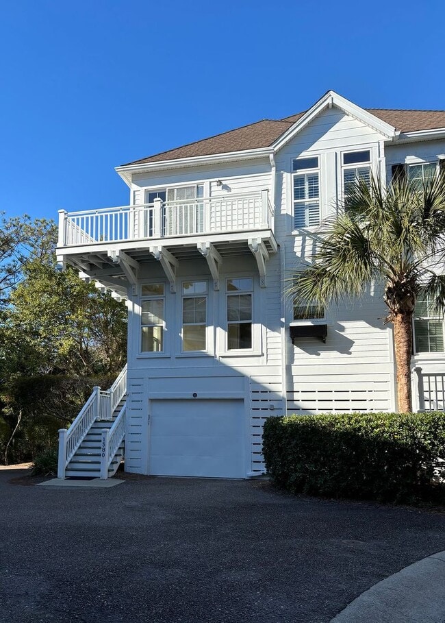 Building Photo - Available 2/1. GORGEOUS 3 BR/2.5 BA Home in Marais in Seaside Farms!