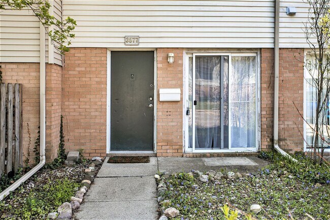 Building Photo - 2 br, 1.5 bath Condo - 3577 Kenbrooke Ct