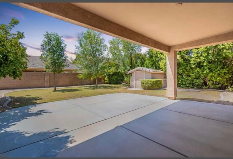 Building Photo - 201 W. Roadrunner Dr.