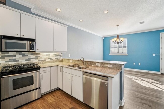 Building Photo - 502 S Albany Ave